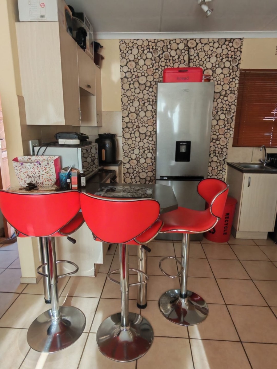 1 Bedroom Property for Sale in Crystal Park Gauteng