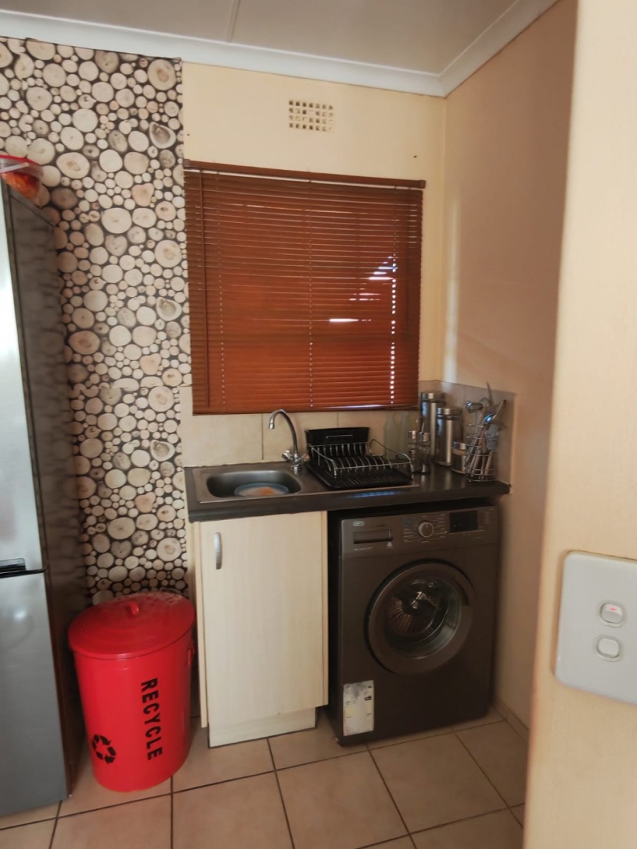 1 Bedroom Property for Sale in Crystal Park Gauteng