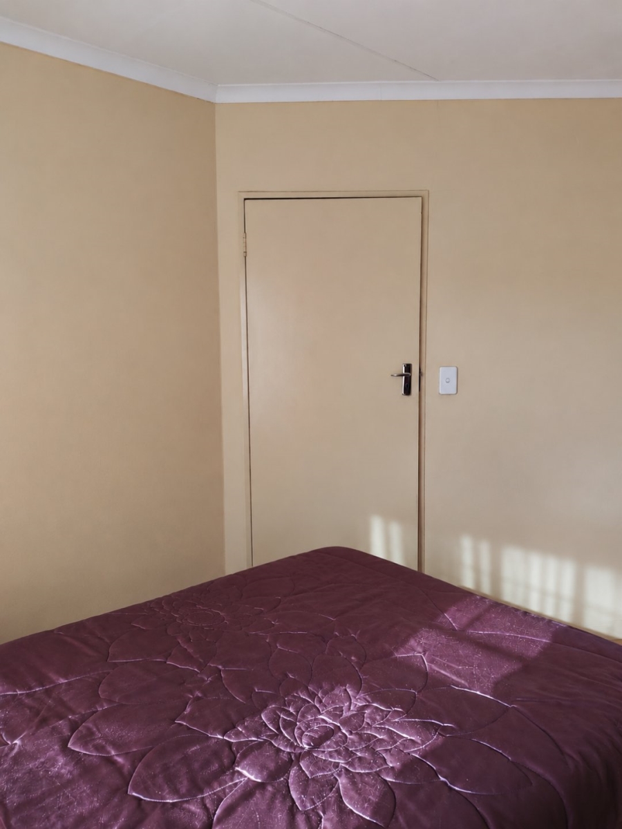 1 Bedroom Property for Sale in Crystal Park Gauteng