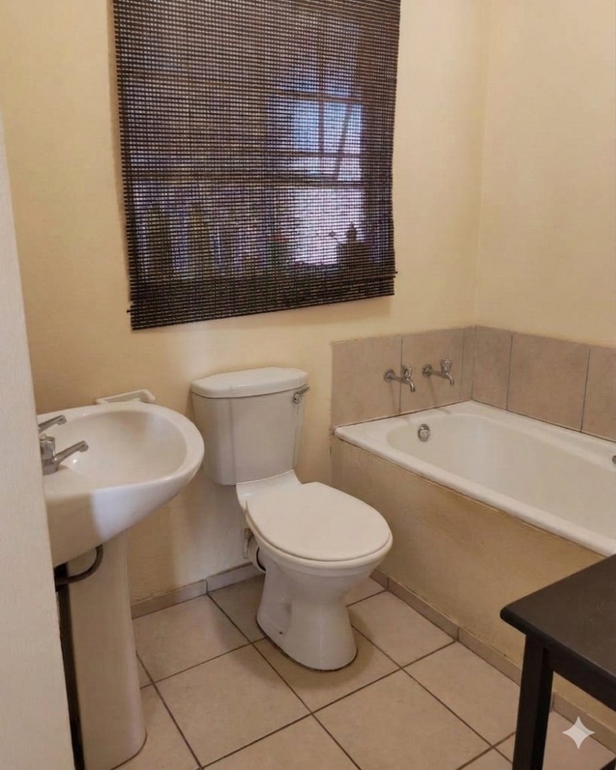 1 Bedroom Property for Sale in Crystal Park Gauteng
