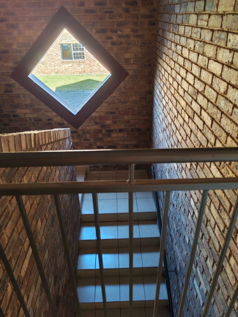 1 Bedroom Property for Sale in Crystal Park Gauteng
