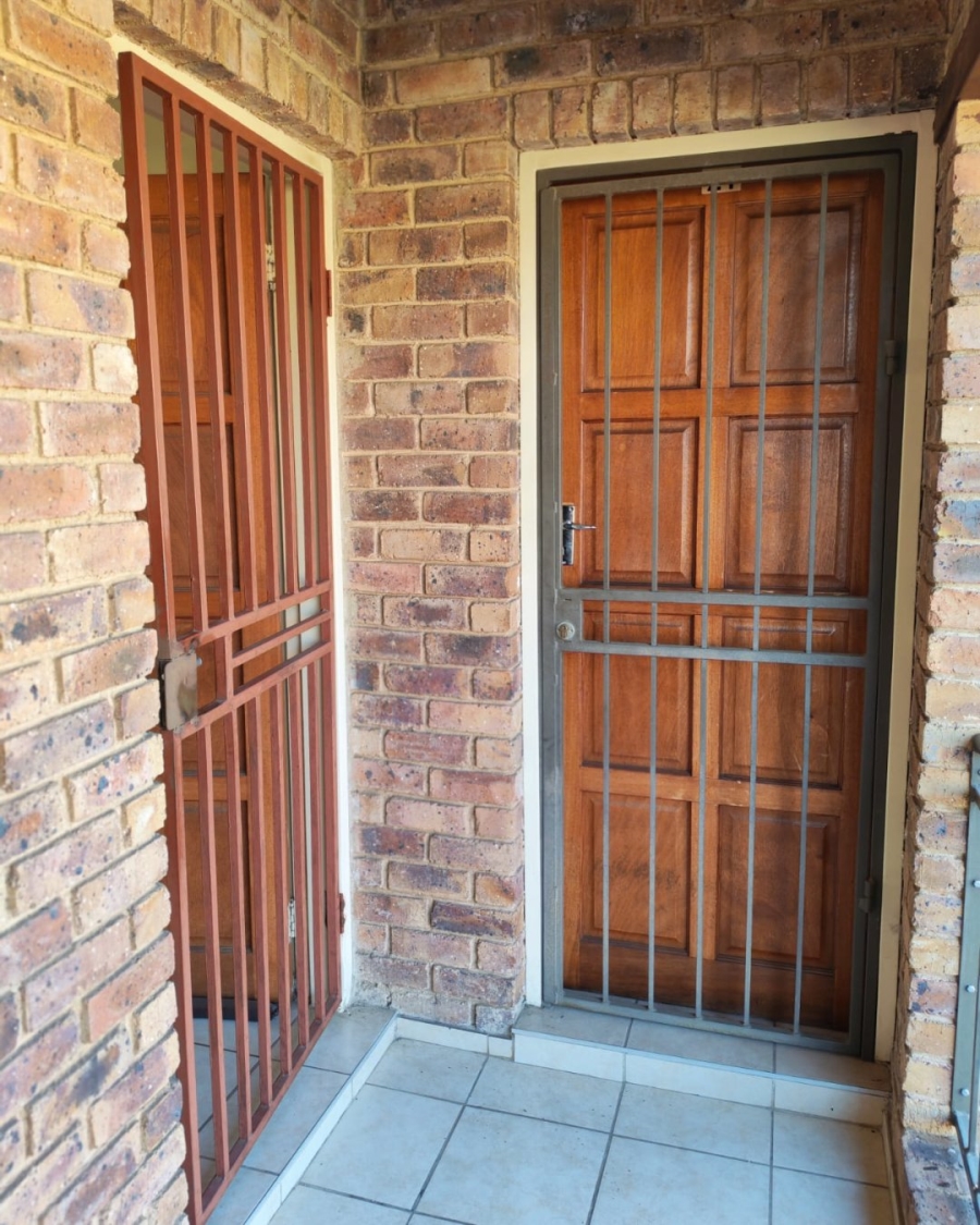 1 Bedroom Property for Sale in Crystal Park Gauteng