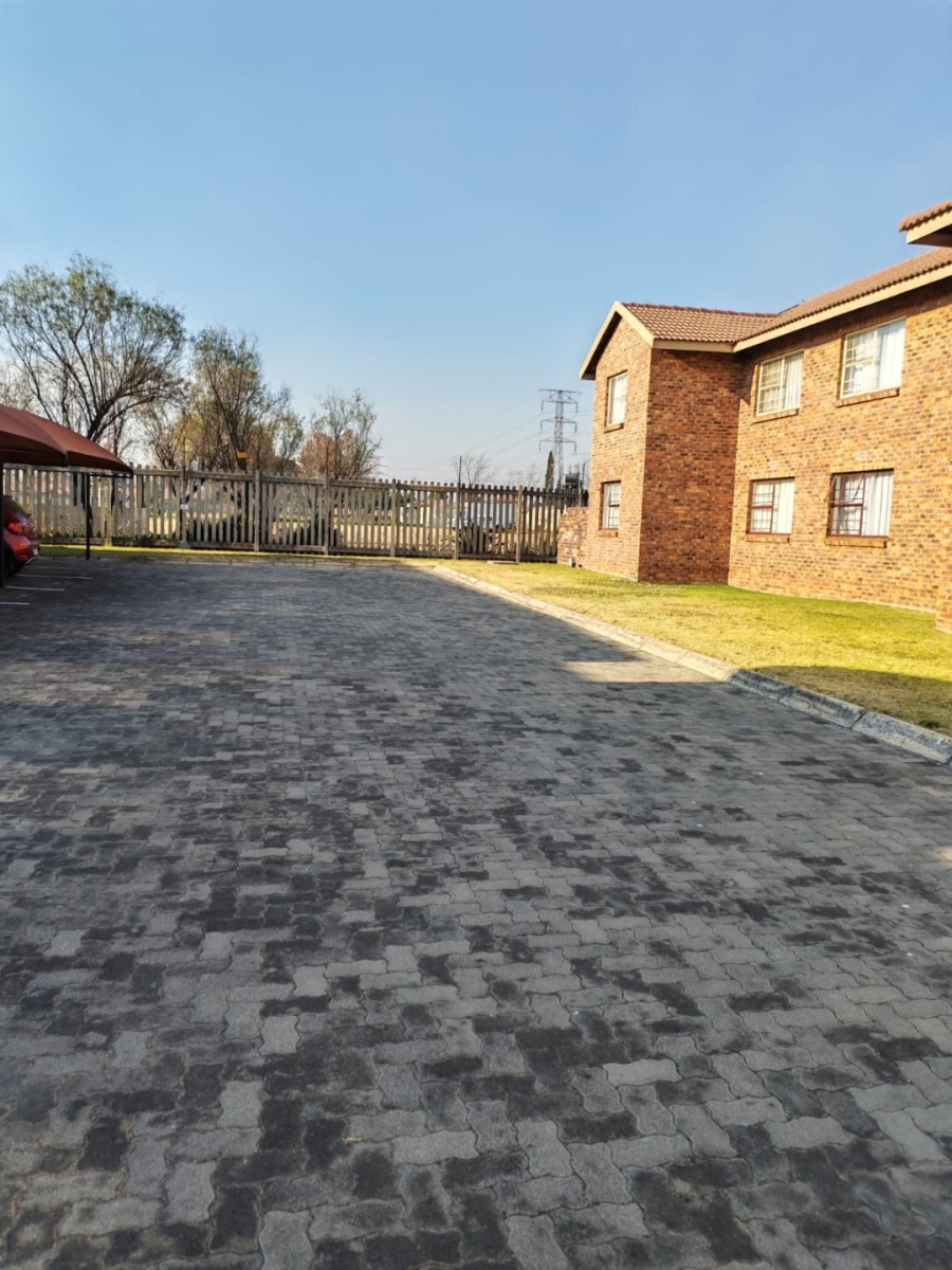 1 Bedroom Property for Sale in Crystal Park Gauteng