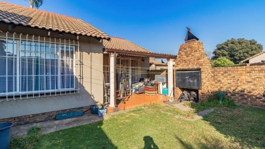 2 Bedroom Property for Sale in Brentwood Park AH Gauteng