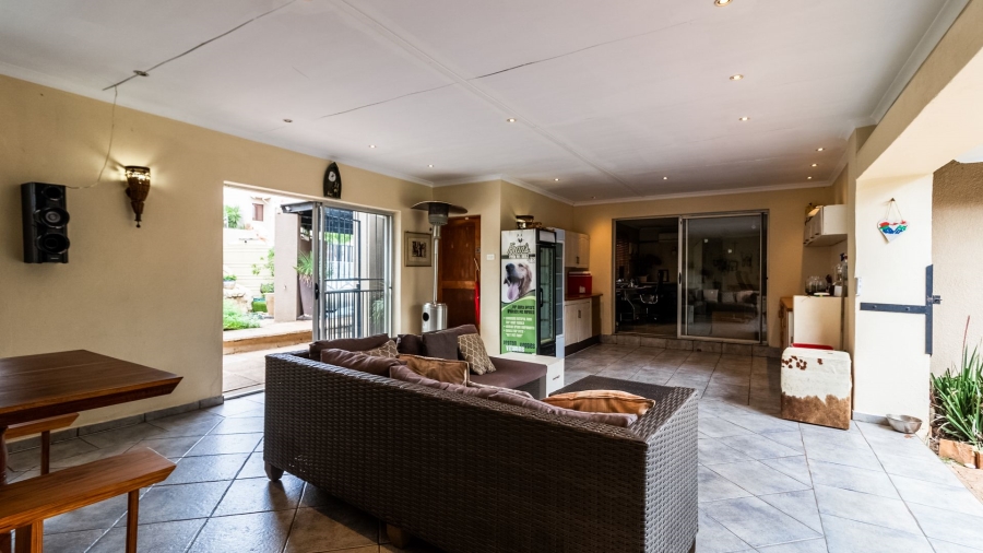 3 Bedroom Property for Sale in Hurlyvale Gauteng