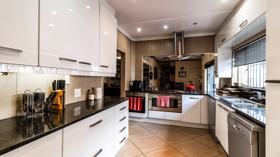 3 Bedroom Property for Sale in Hurlyvale Gauteng