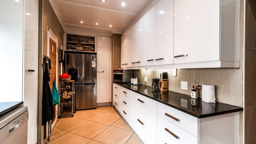 3 Bedroom Property for Sale in Hurlyvale Gauteng