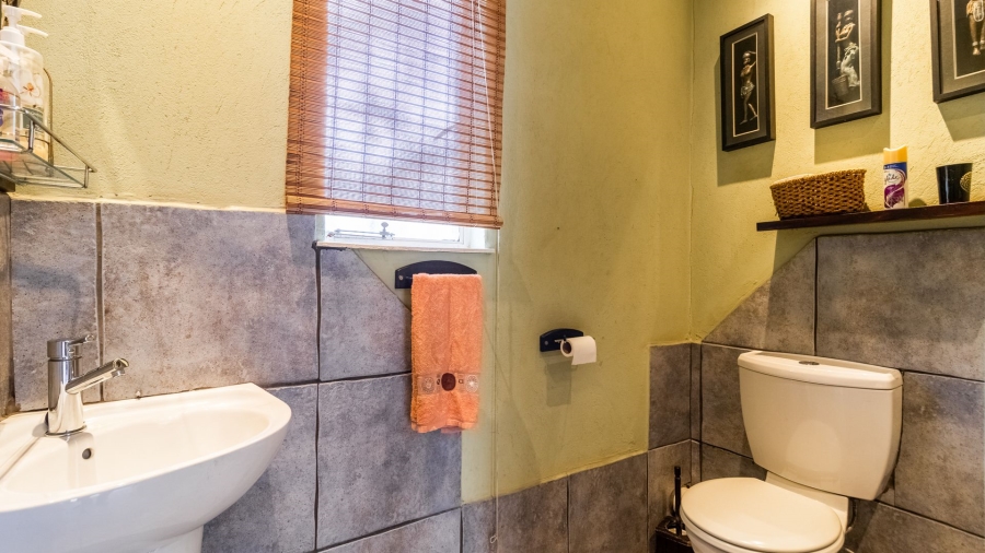3 Bedroom Property for Sale in Hurlyvale Gauteng