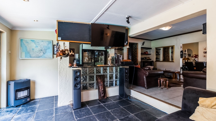 3 Bedroom Property for Sale in Hurlyvale Gauteng