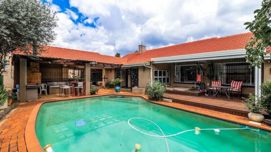 3 Bedroom Property for Sale in Hurlyvale Gauteng