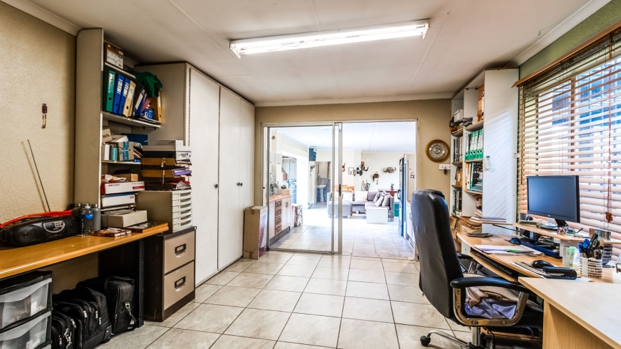 3 Bedroom Property for Sale in Hurlyvale Gauteng