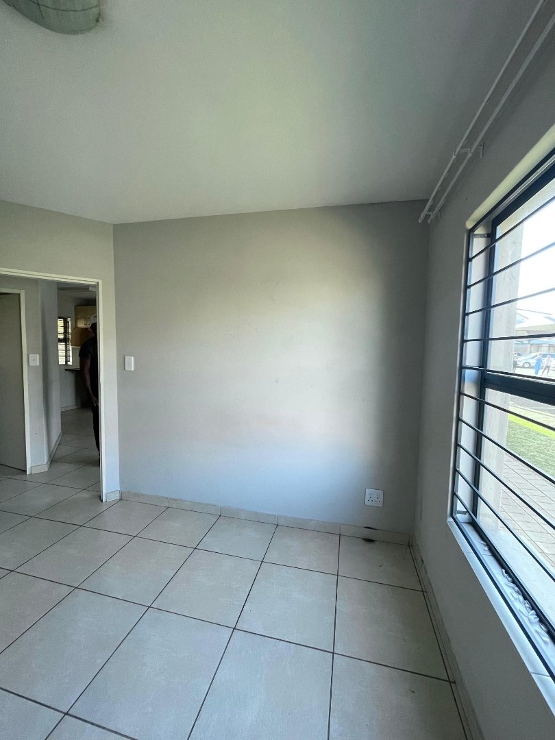 2 Bedroom Property for Sale in Lakefield Gauteng