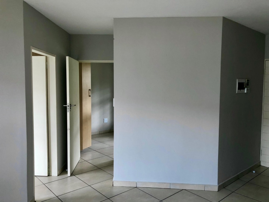2 Bedroom Property for Sale in Lakefield Gauteng
