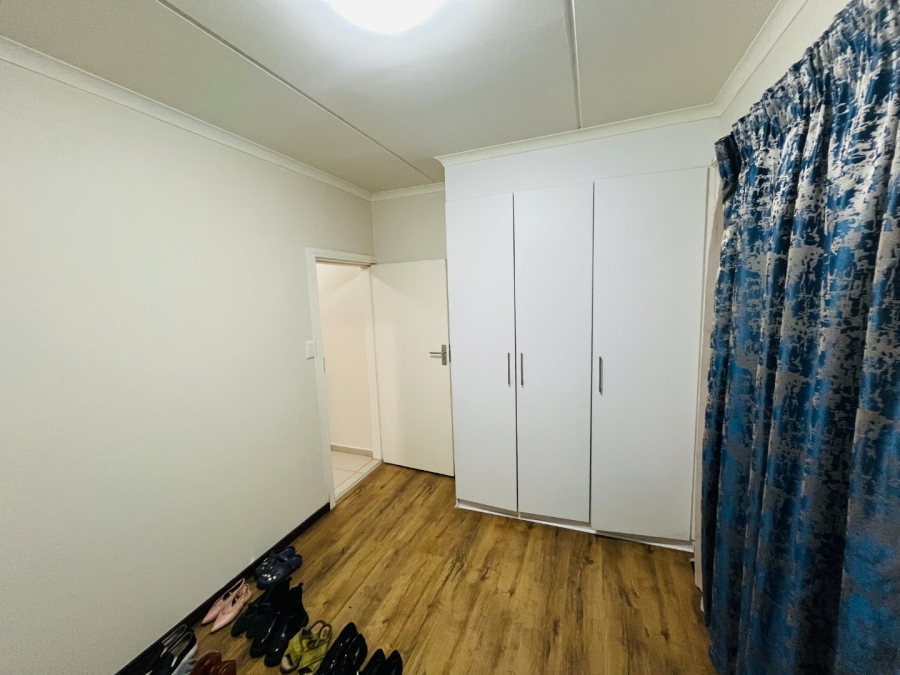 To Let 2 Bedroom Property for Rent in Erand Gardens Gauteng