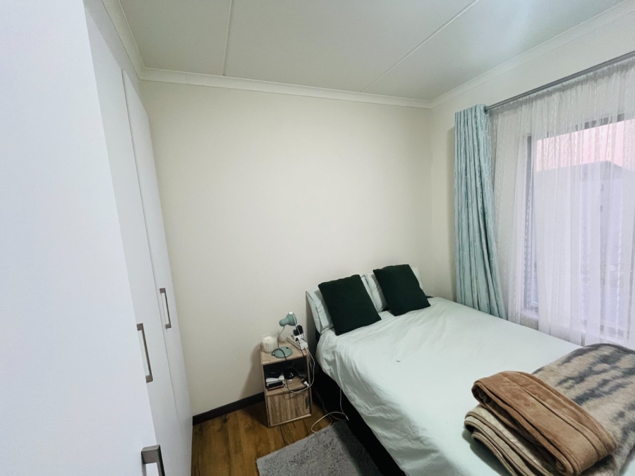 To Let 2 Bedroom Property for Rent in Erand Gardens Gauteng