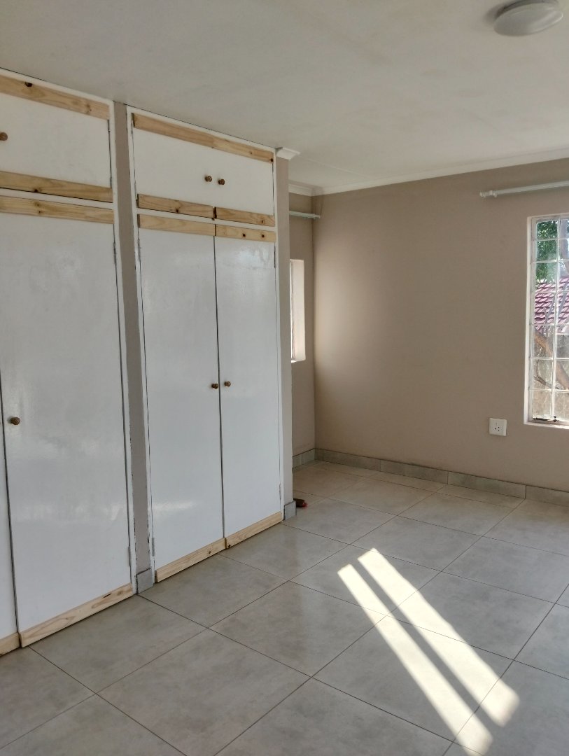 5 Bedroom Property for Sale in Proclamation Hill Gauteng