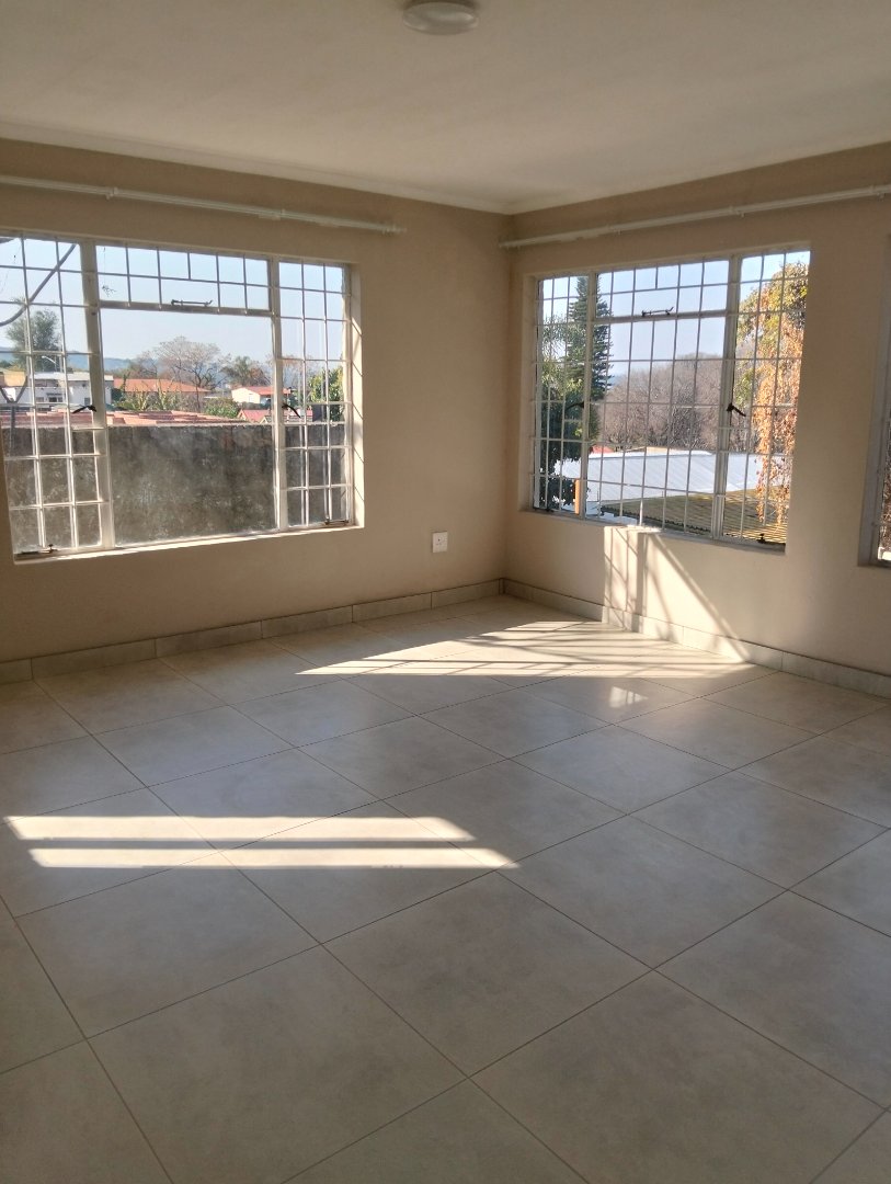 5 Bedroom Property for Sale in Proclamation Hill Gauteng