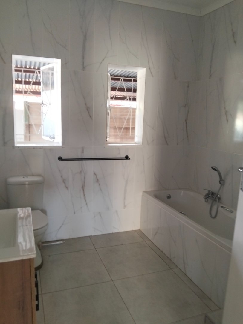 5 Bedroom Property for Sale in Proclamation Hill Gauteng