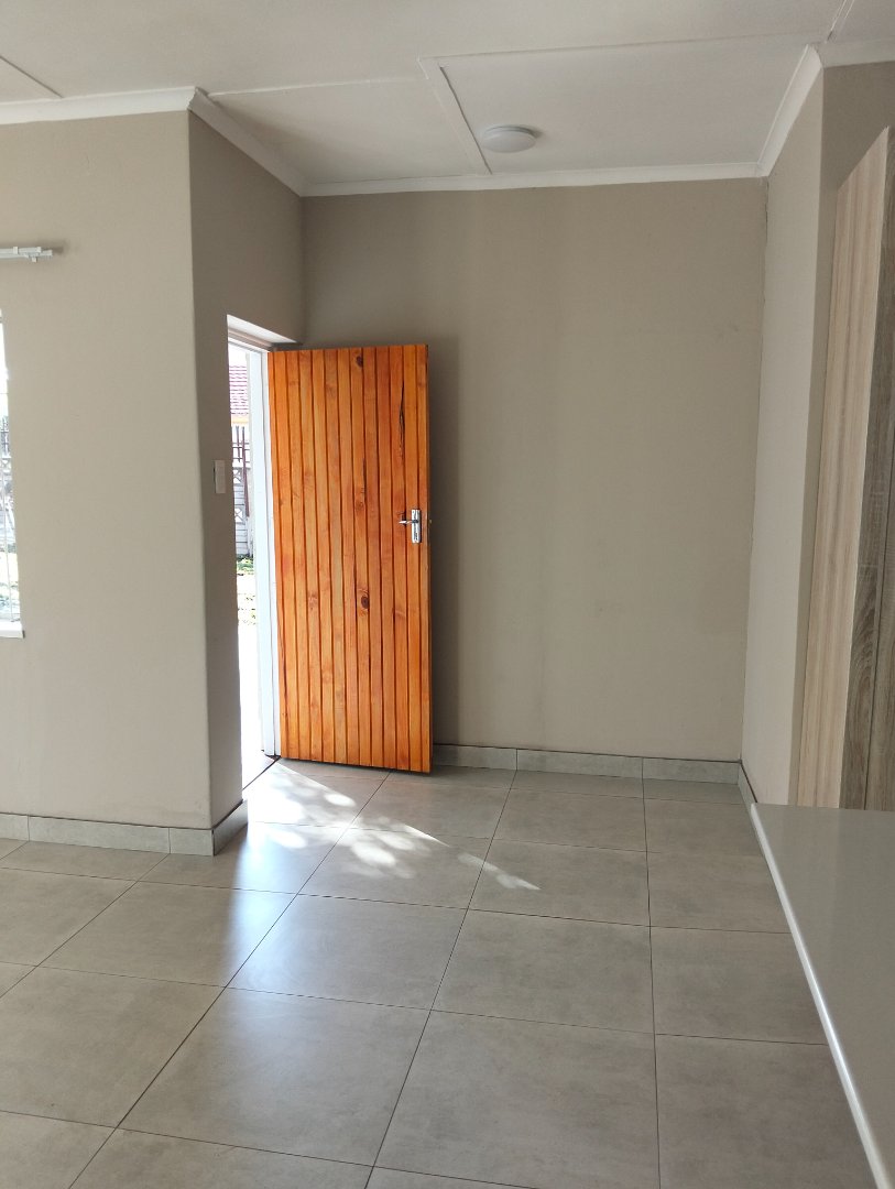 5 Bedroom Property for Sale in Proclamation Hill Gauteng