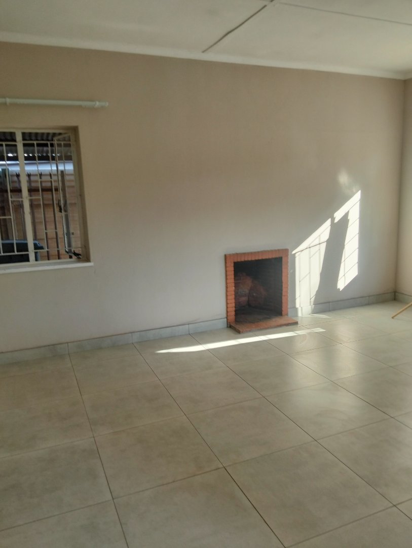 5 Bedroom Property for Sale in Proclamation Hill Gauteng