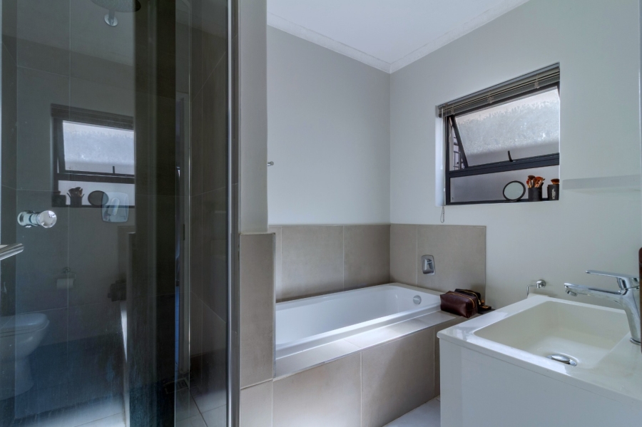 2 Bedroom Property for Sale in Morningside Gauteng