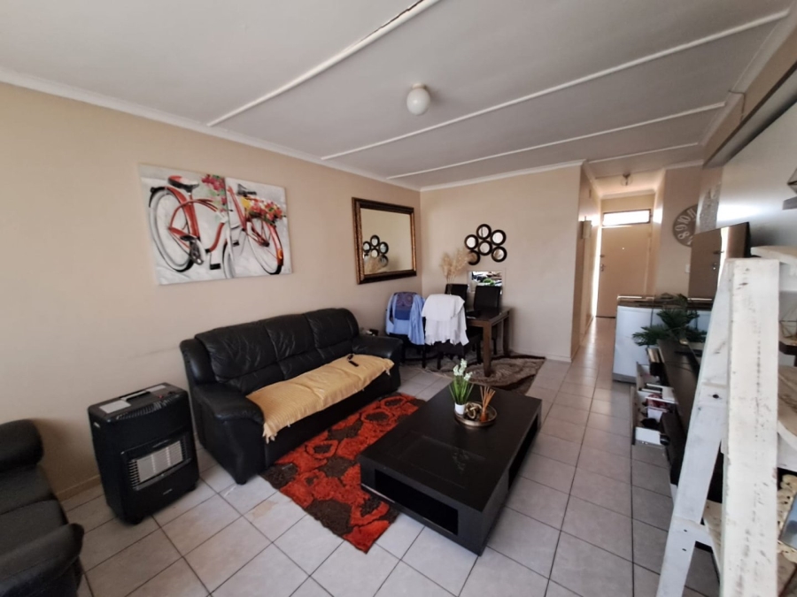 2 Bedroom Property for Sale in Vanderbijlpark Cw 6 Gauteng