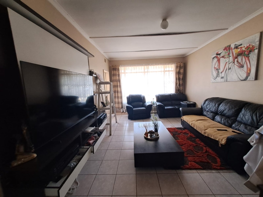 2 Bedroom Property for Sale in Vanderbijlpark Cw 6 Gauteng