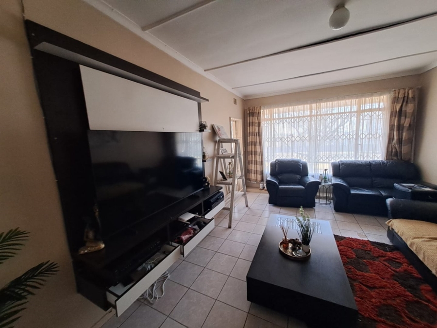 2 Bedroom Property for Sale in Vanderbijlpark Cw 6 Gauteng