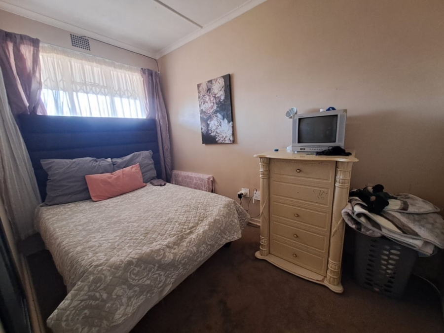 2 Bedroom Property for Sale in Vanderbijlpark Cw 6 Gauteng