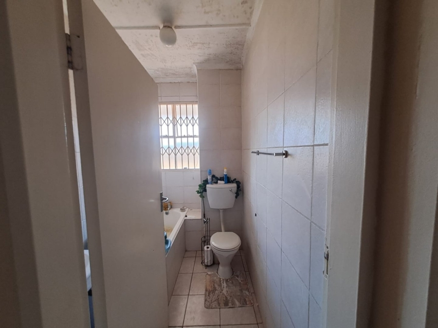2 Bedroom Property for Sale in Vanderbijlpark Cw 6 Gauteng