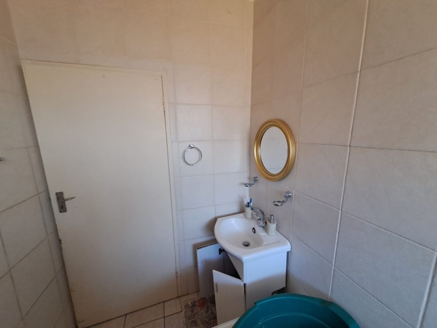 2 Bedroom Property for Sale in Vanderbijlpark Cw 6 Gauteng