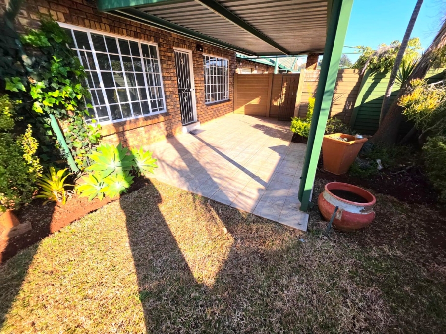 2 Bedroom Property for Sale in Annlin Gauteng