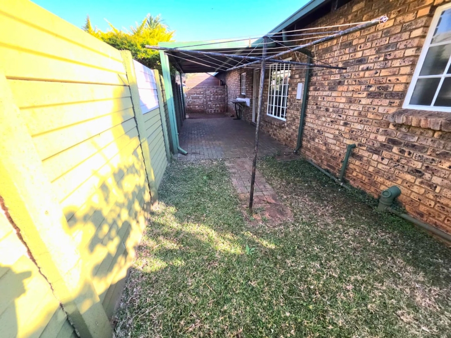 2 Bedroom Property for Sale in Annlin Gauteng