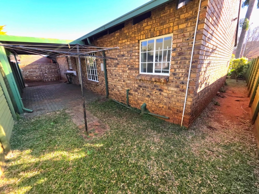 2 Bedroom Property for Sale in Annlin Gauteng