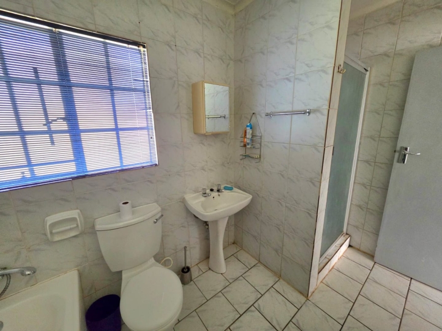 2 Bedroom Property for Sale in Annlin Gauteng