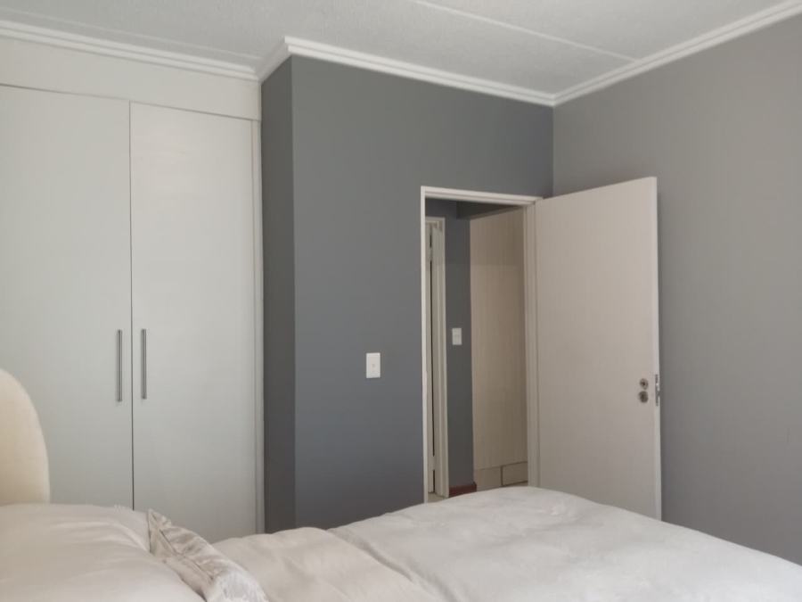 1 Bedroom Property for Sale in Beverley Gauteng