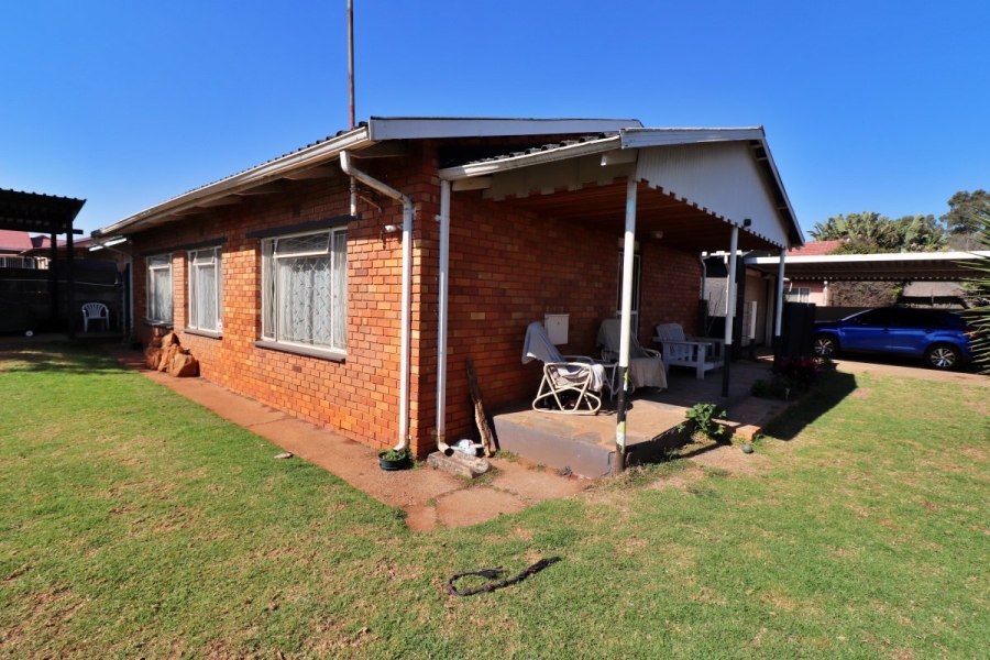 4 Bedroom Property for Sale in Klopperpark Gauteng