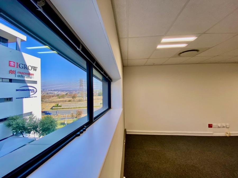 To Let Commercial Property for Rent in Vorna Valley Gauteng