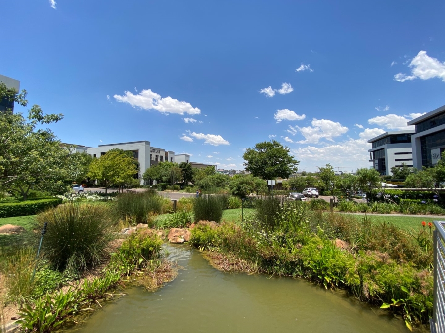 To Let Commercial Property for Rent in Vorna Valley Gauteng