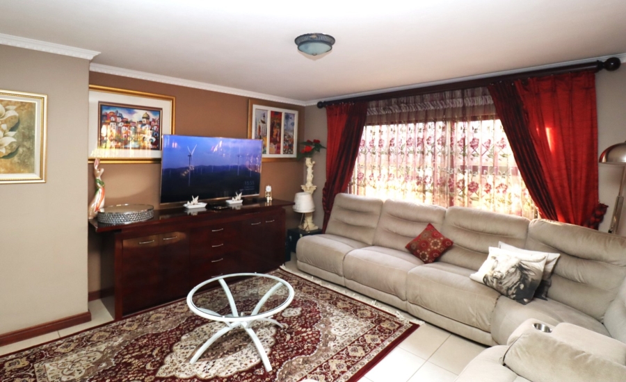 3 Bedroom Property for Sale in Erasmuskloof Gauteng
