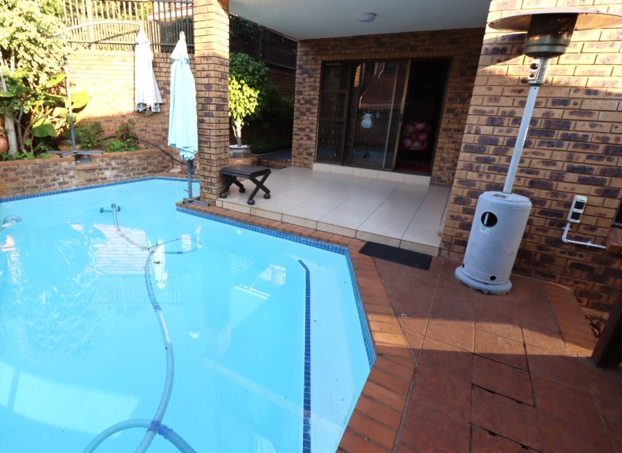 3 Bedroom Property for Sale in Erasmuskloof Gauteng
