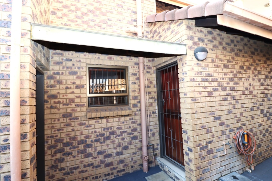 3 Bedroom Property for Sale in Erasmuskloof Gauteng