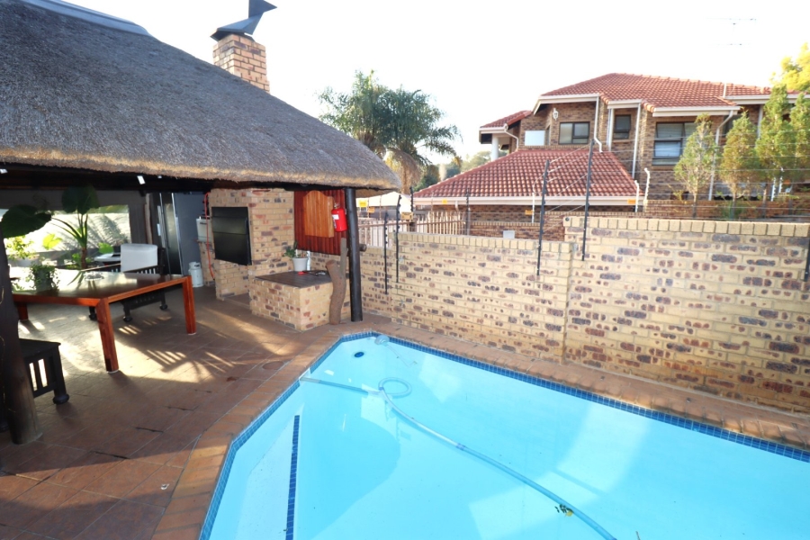 3 Bedroom Property for Sale in Erasmuskloof Gauteng