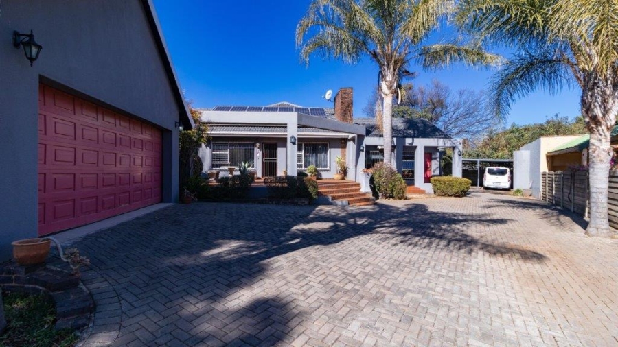 4 Bedroom Property for Sale in Aston Manor Gauteng