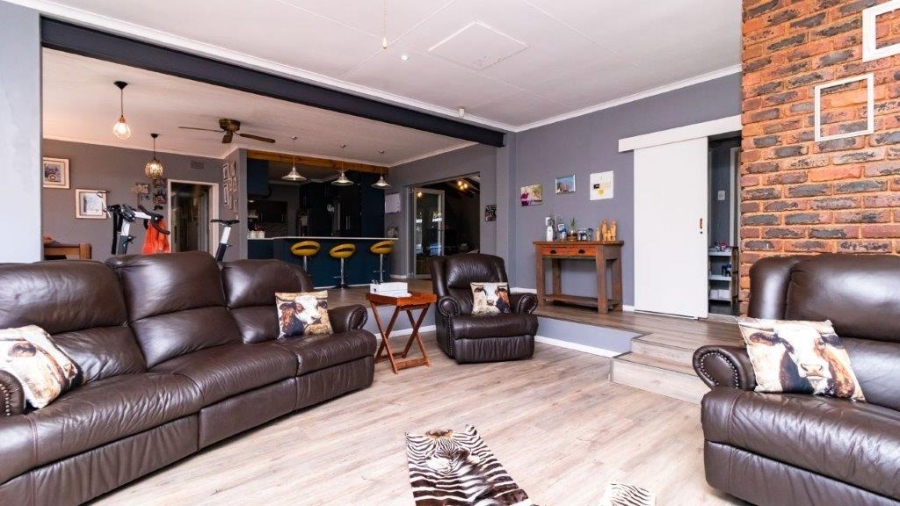 4 Bedroom Property for Sale in Aston Manor Gauteng