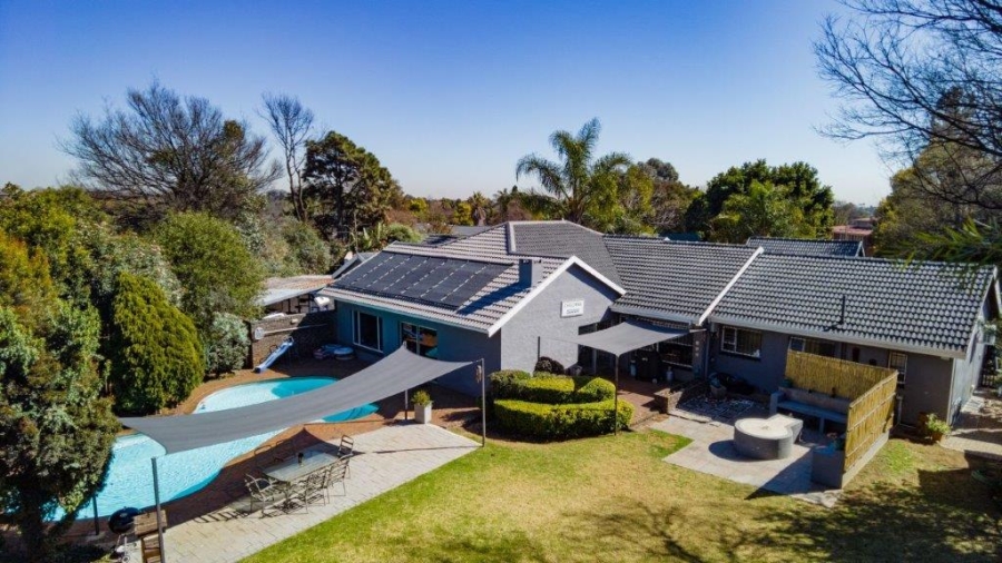 4 Bedroom Property for Sale in Aston Manor Gauteng