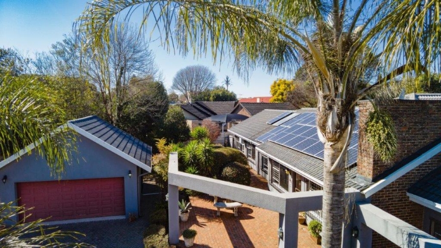 4 Bedroom Property for Sale in Aston Manor Gauteng