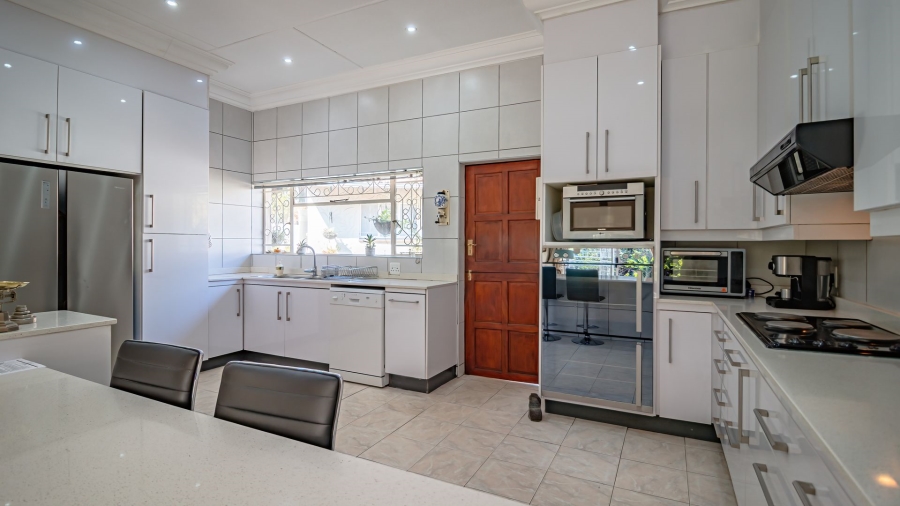 3 Bedroom Property for Sale in Bedfordview Gauteng