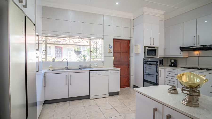 3 Bedroom Property for Sale in Bedfordview Gauteng