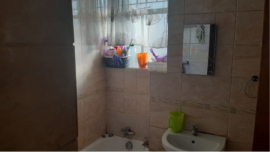 2 Bedroom Property for Sale in Pretoria West Gauteng